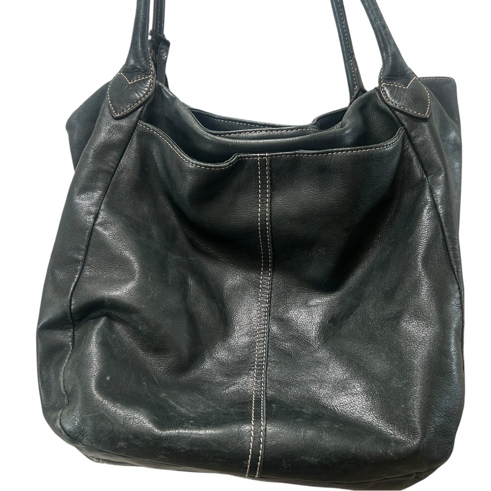 Tignanallo soft 100% leather shoulder bag. Very roomy can carry a lot
